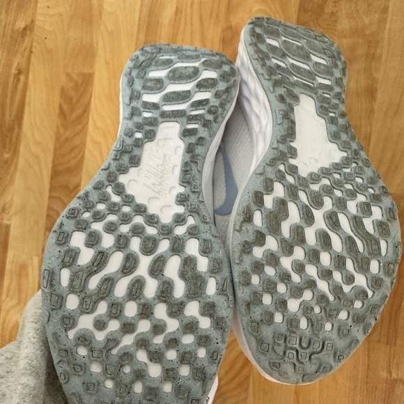 Women's White and Pink Nike Shoes - Picture 3 of 4